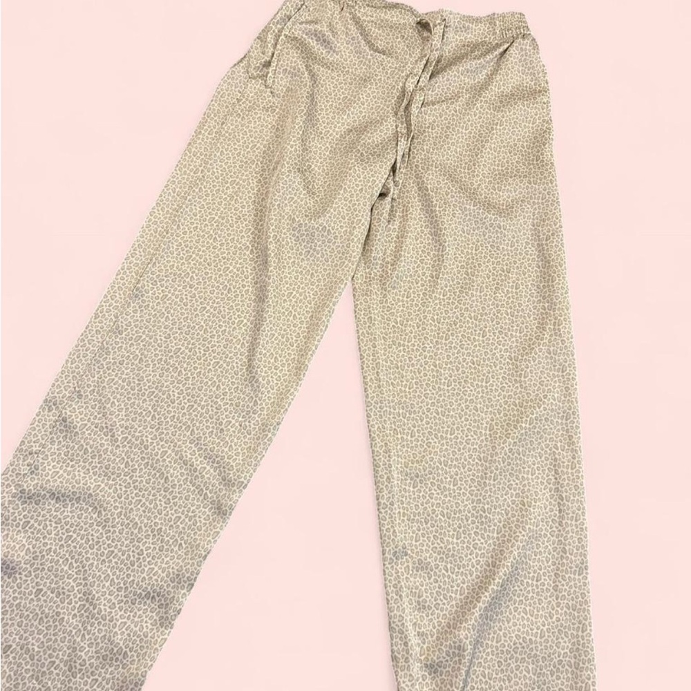 Barefoot Dreams Cream Patterned Joggers